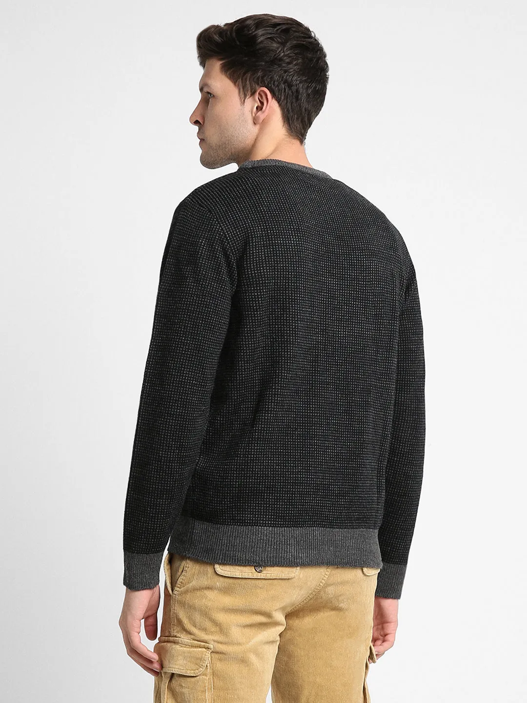 Men's Black Round Neck Pullover Sweater